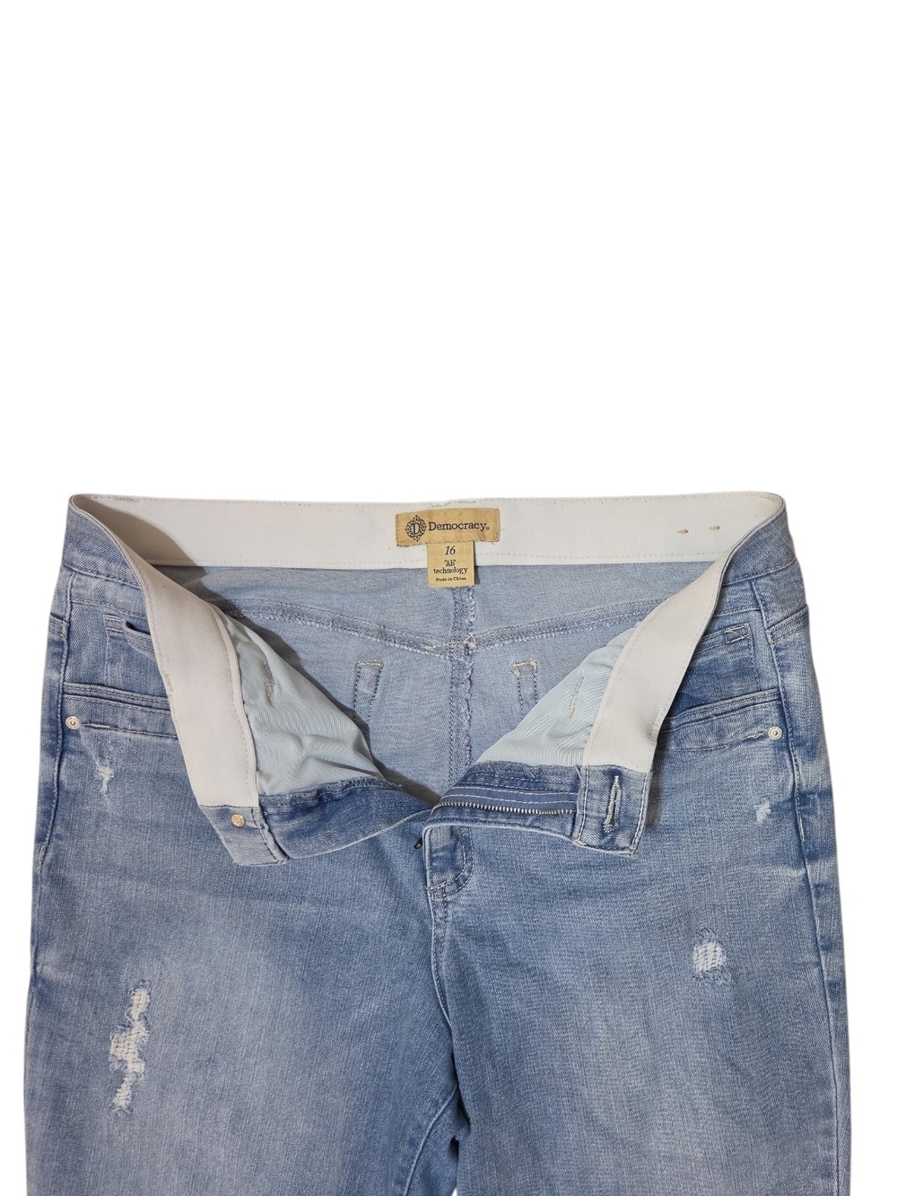 Democracy Light Wash Distressed Jeans Size 16 - Picture 8 of 14